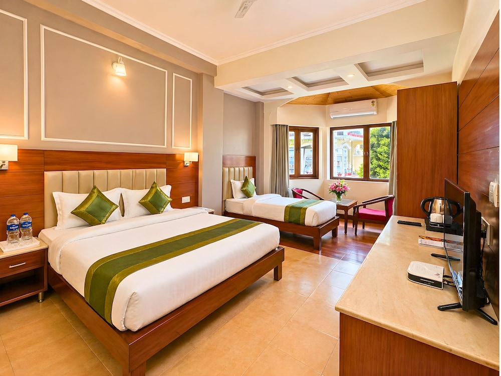 Superior, Triple, 1 Queen and 1 Single Bed, Balcony, Garden Access