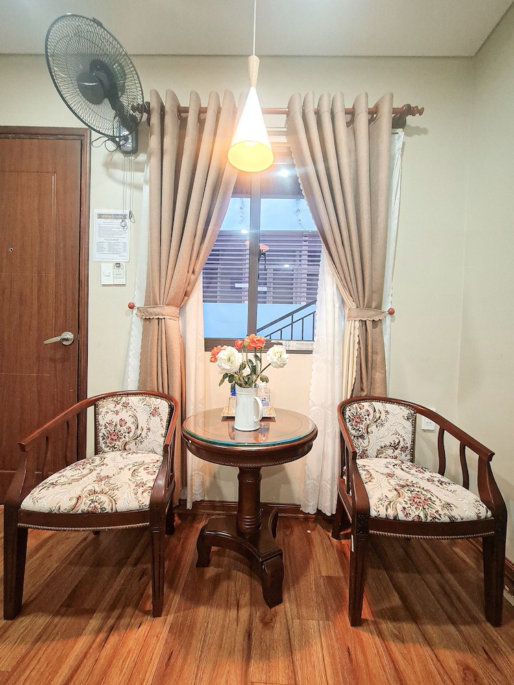 QUAN QUAN HOTEL 30/43