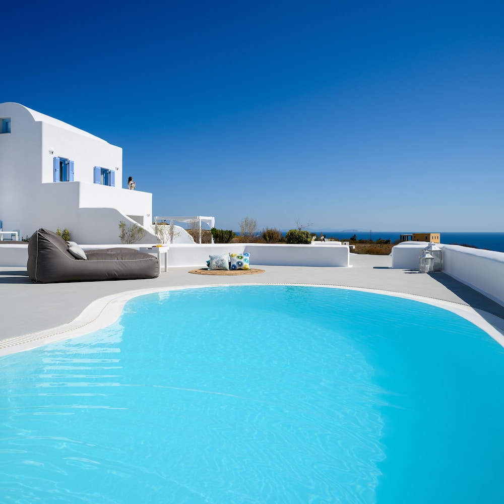 Este Luxury Suites 67/78