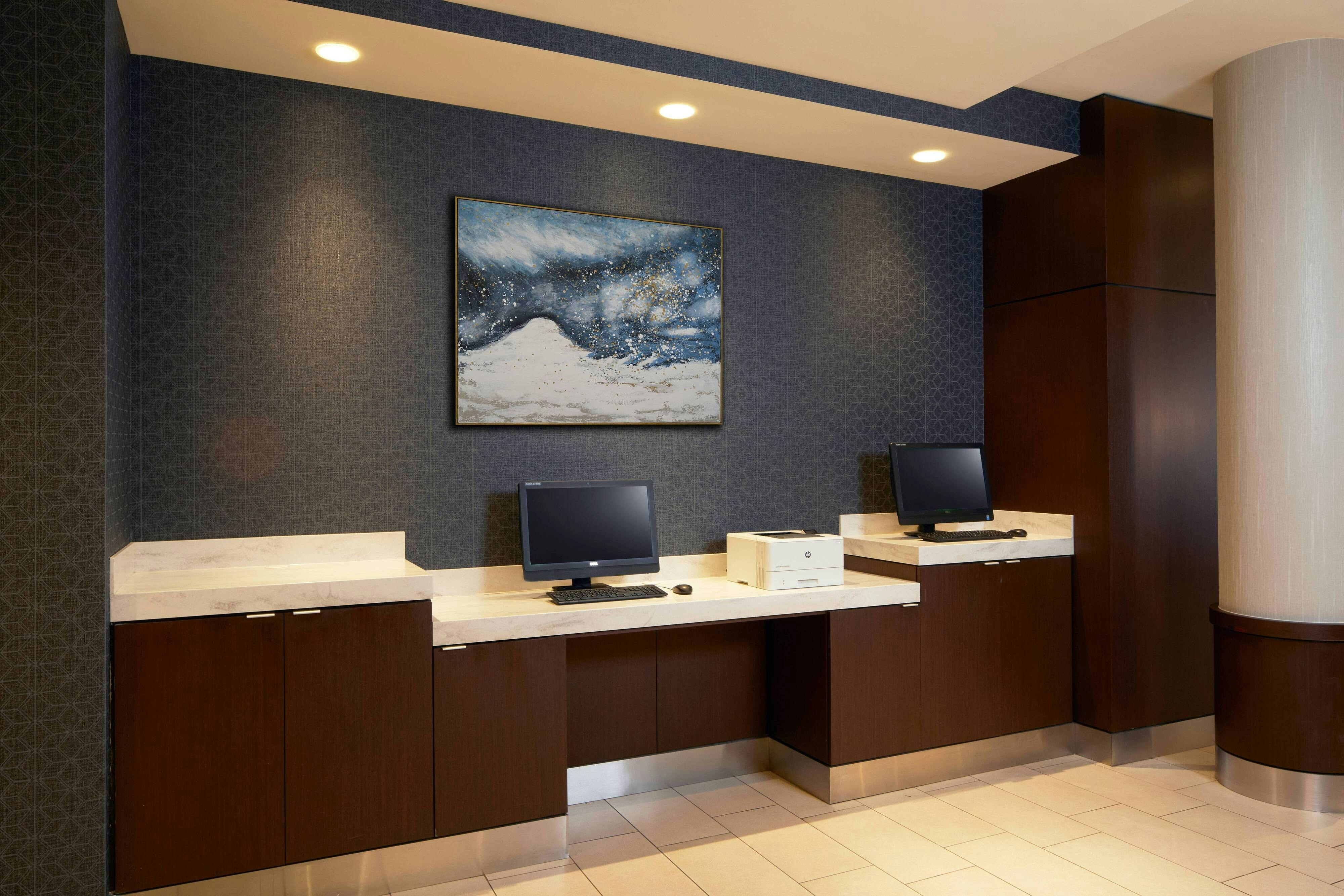 Courtyard By Marriott Los Angeles Lax Century Boulevard 16/19