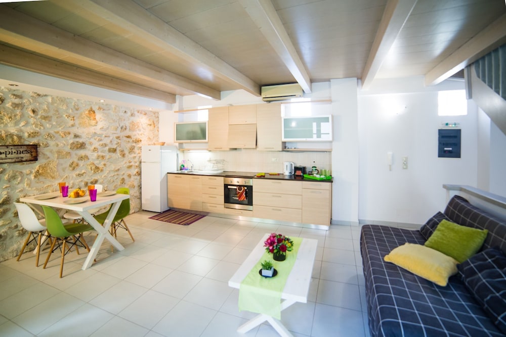 Ac Homes Christos 8/37