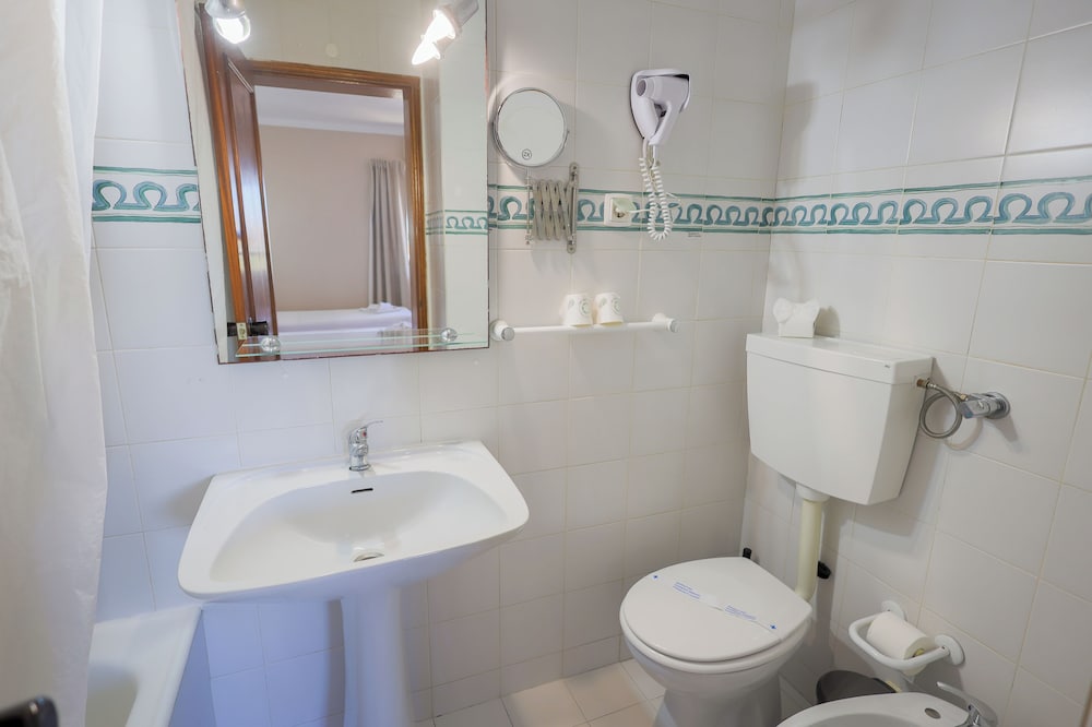 Portimao Center Hotel 61/62