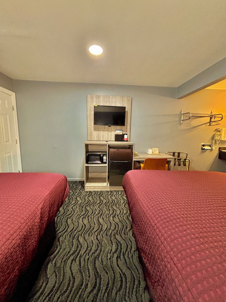 Hometown Inn Athens 23/31