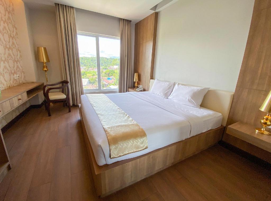 Sutanraja Amurang Hotel 12/19