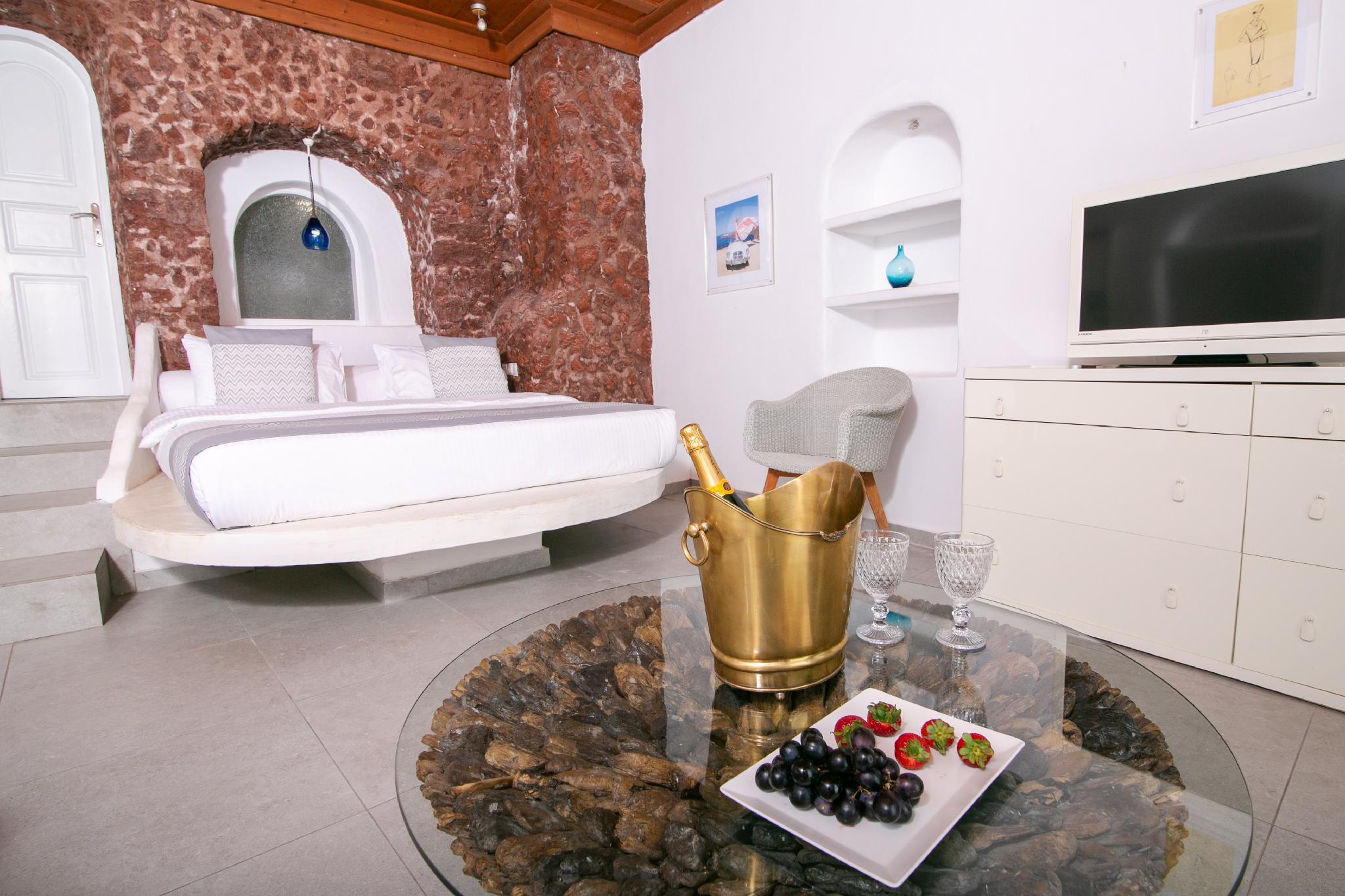 Cave, Honeymoon, Caldera, Suite, Sea View, Hot Tub