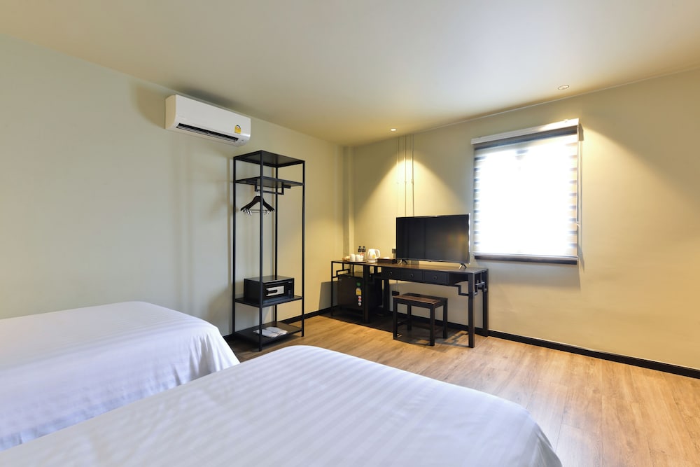 Room at Old Thai Heng Hotel, BANGKOK