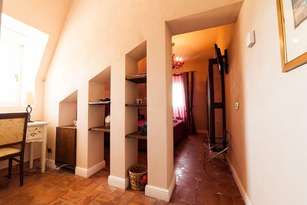 HOTEL VILLA DORATA, ETNA 26/44