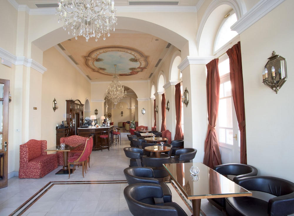 Grande Bretagne Hotel 35/53
