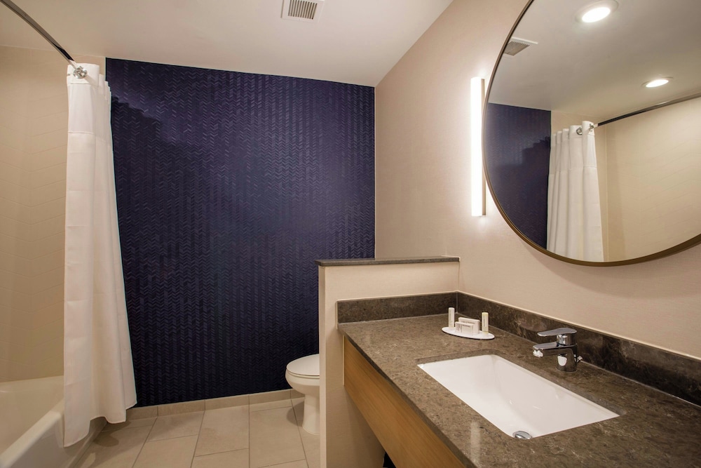Fairfield Inn & Suites by Marriott Greenville Spartanburg/Duncan 39/40