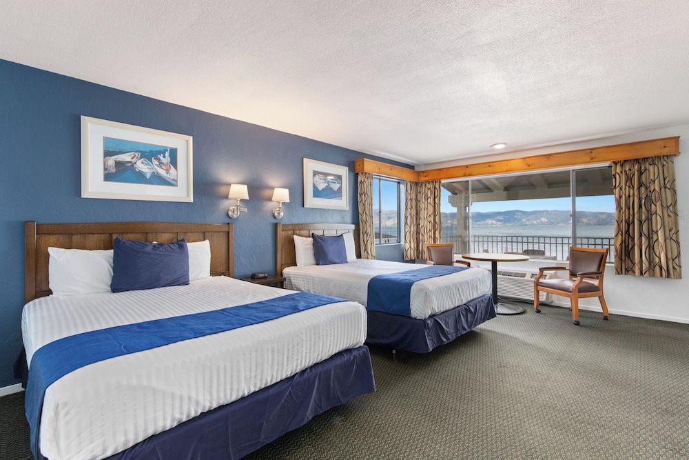Skylark Shores Resort 18/50