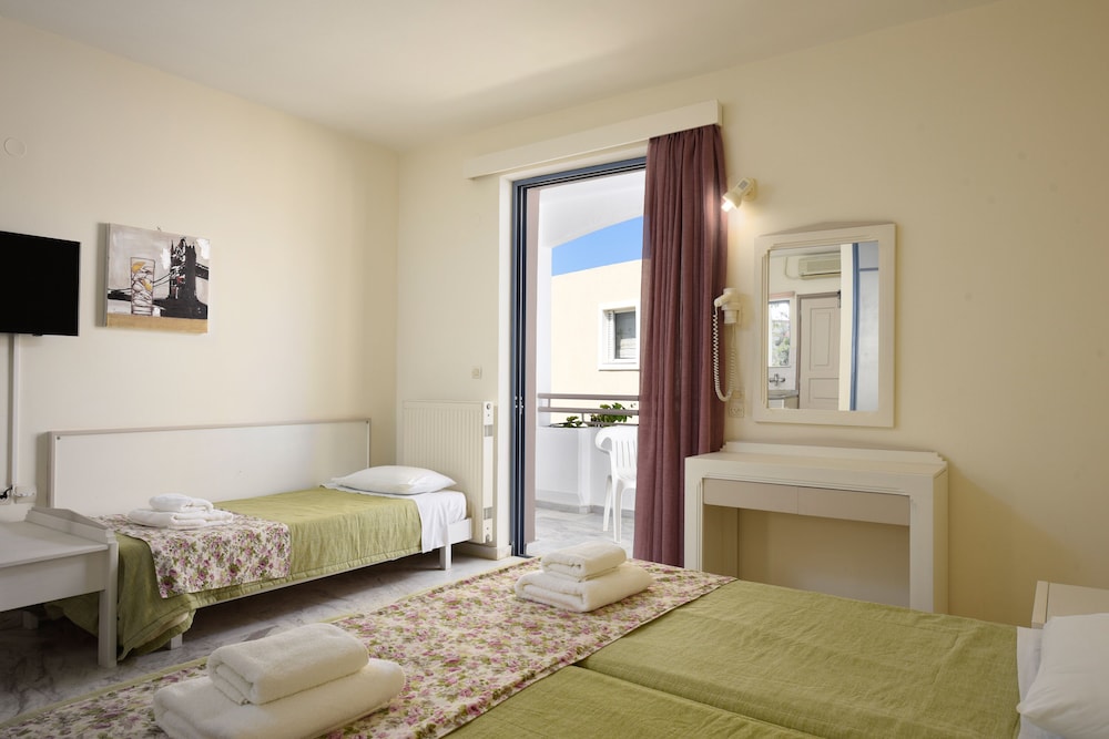 Ariadne Hotel 12/30