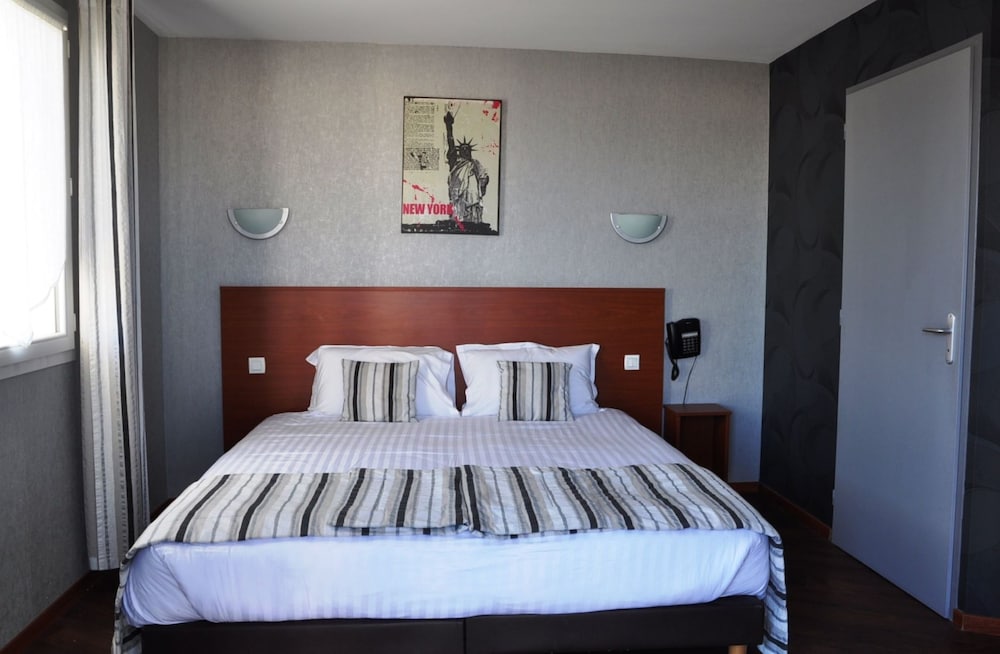 Brit Hotel Azur 11/32