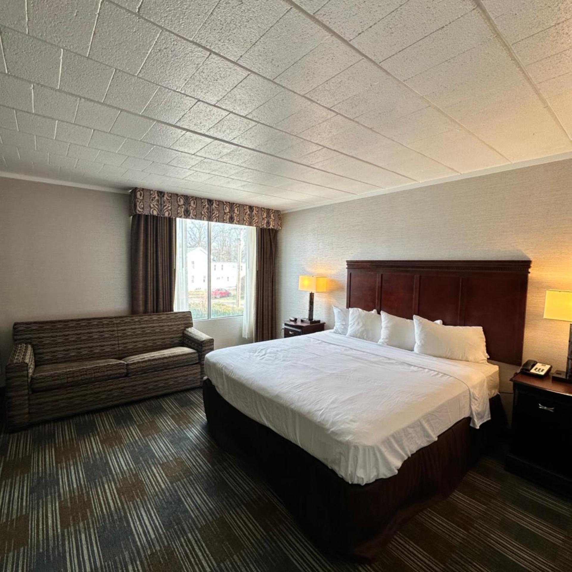 جناح ديلوكس بسرير كينج، Quality Inn Bath NY 2/6