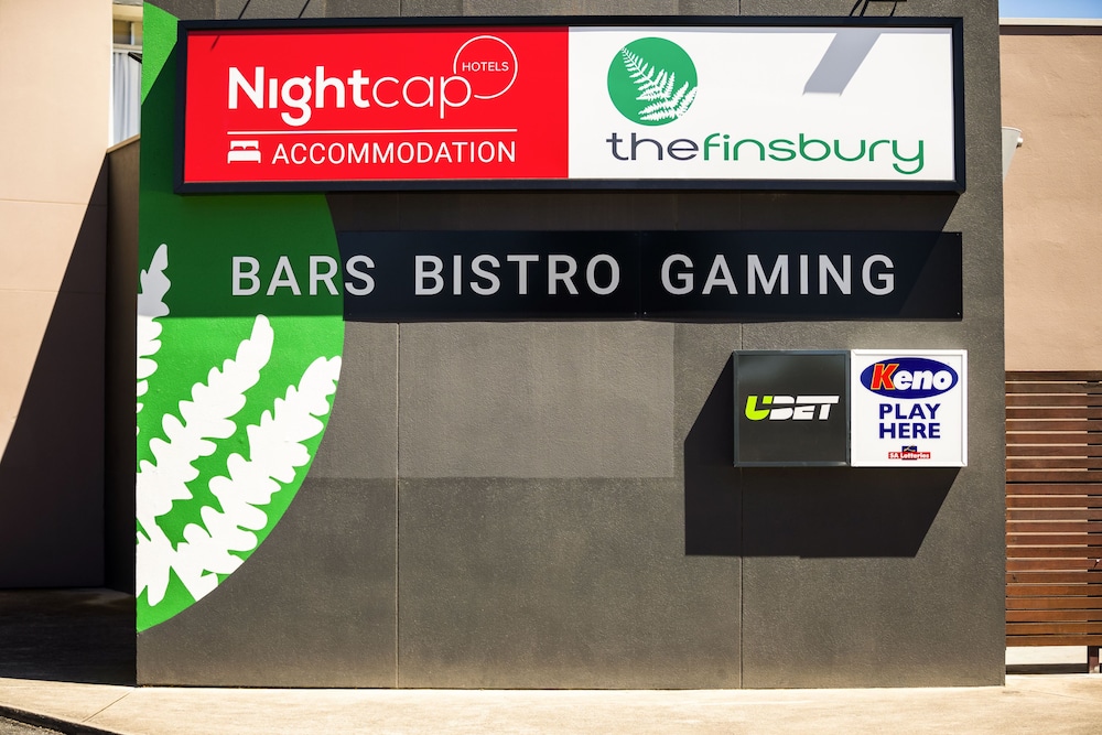 Nightcap at Finsbury Hotel 21/43
