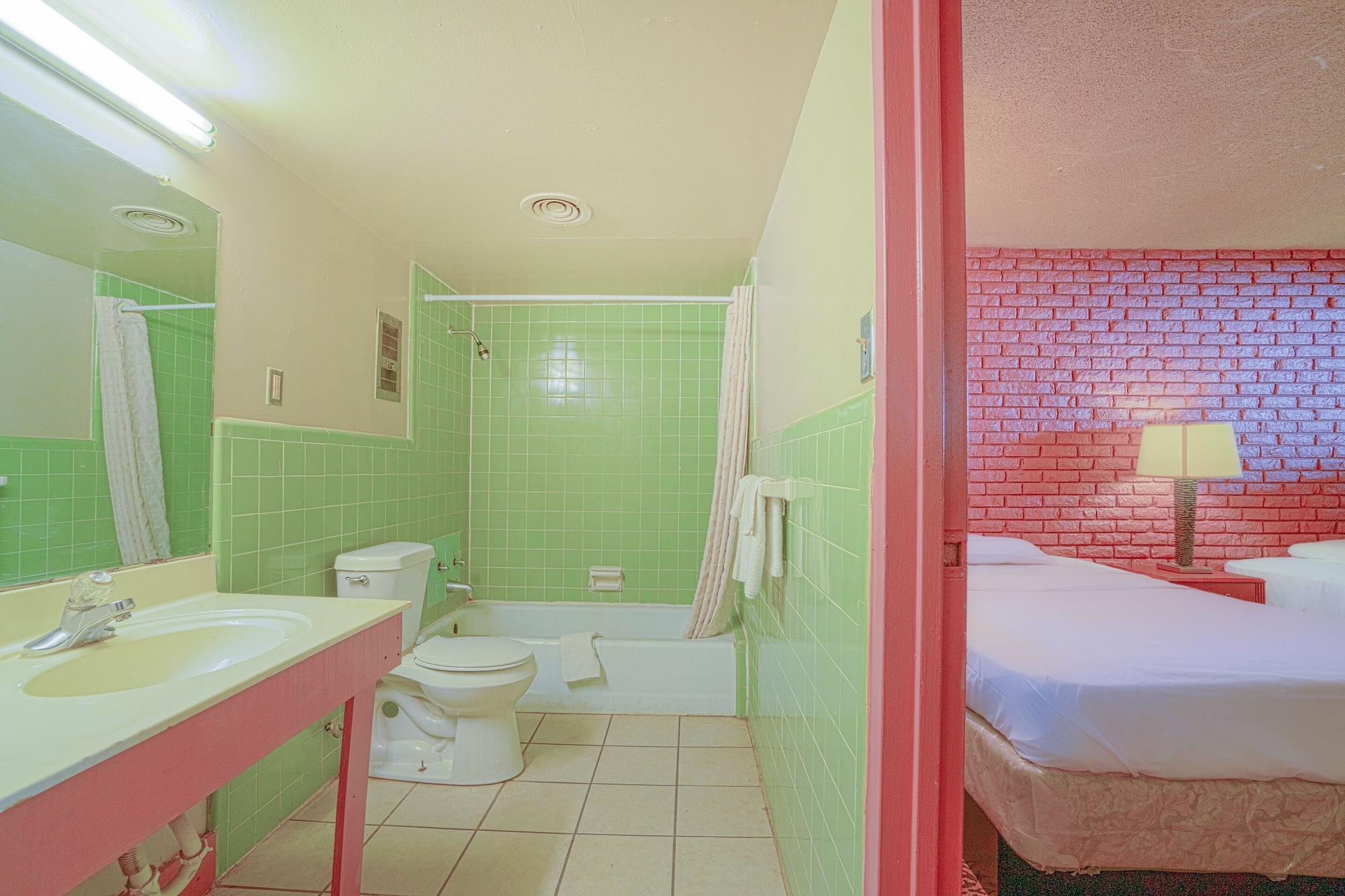 Room, Multiple Beds