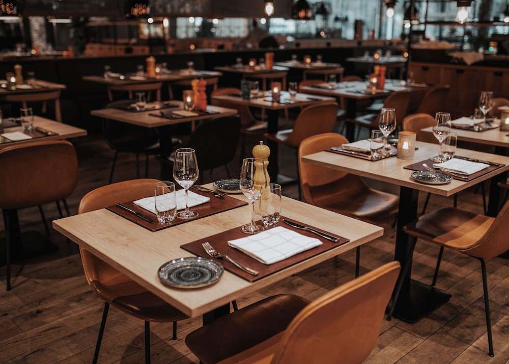 restaurant cafeteria
