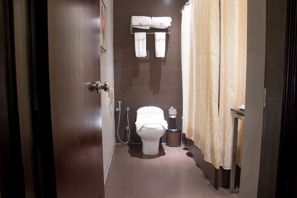 Galesia Hotel and Resort Ltd 45/48