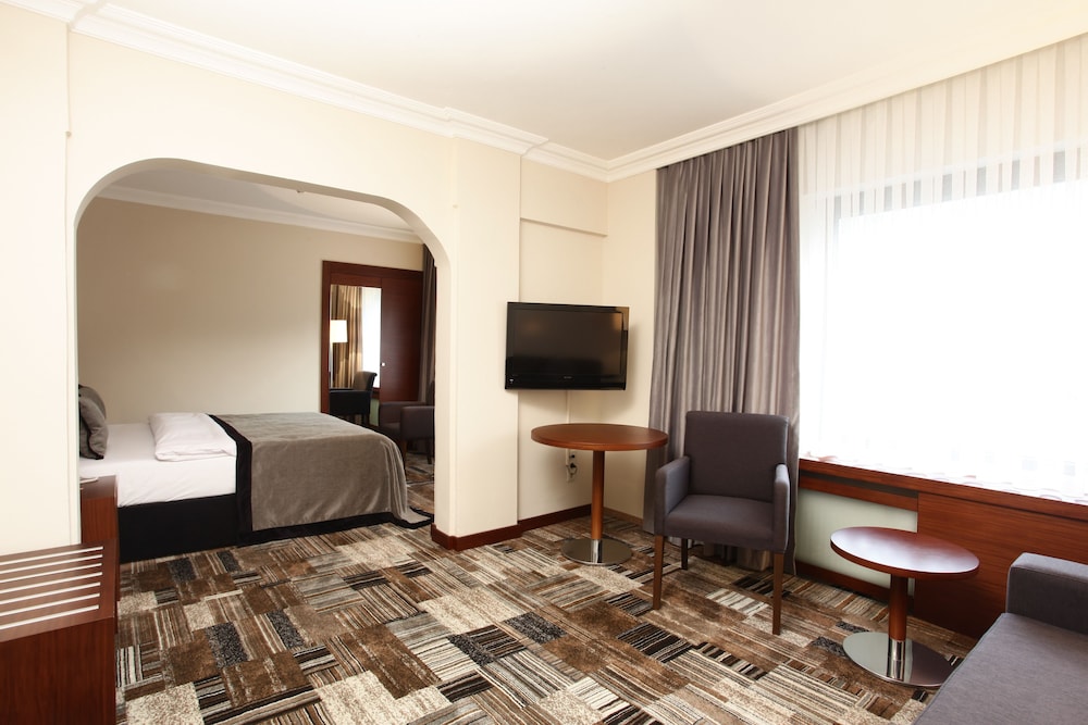 Tiara Termal Spa Hotel 68/77