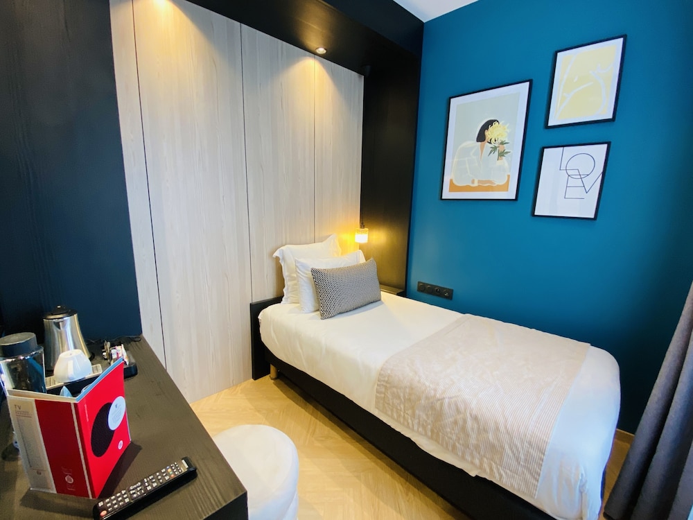 Grand Hotel Clichy 33/61
