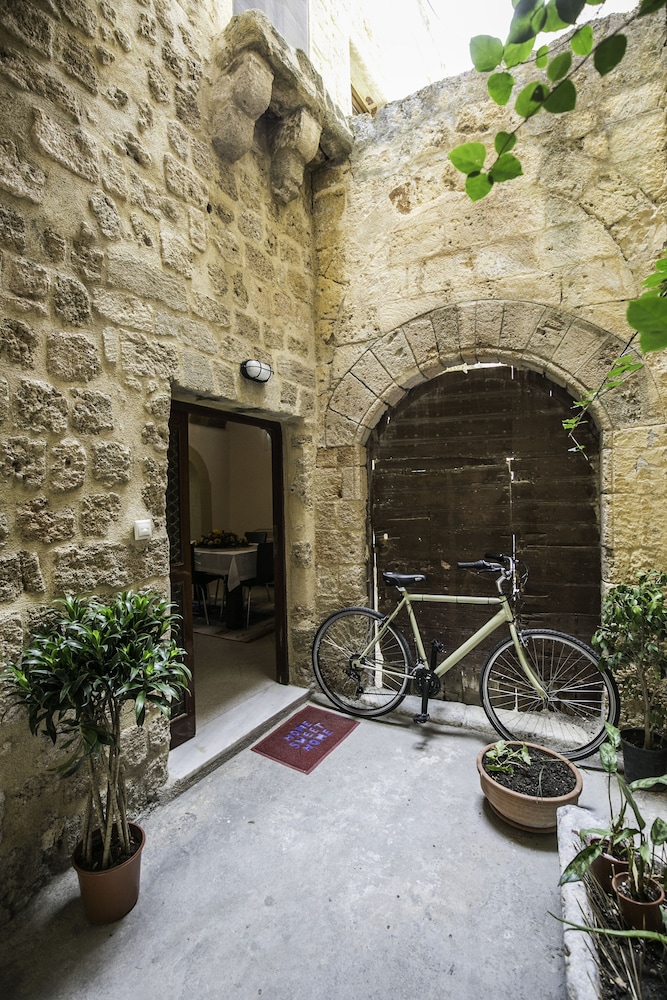 Evdokia Boutique Hotel 53/61