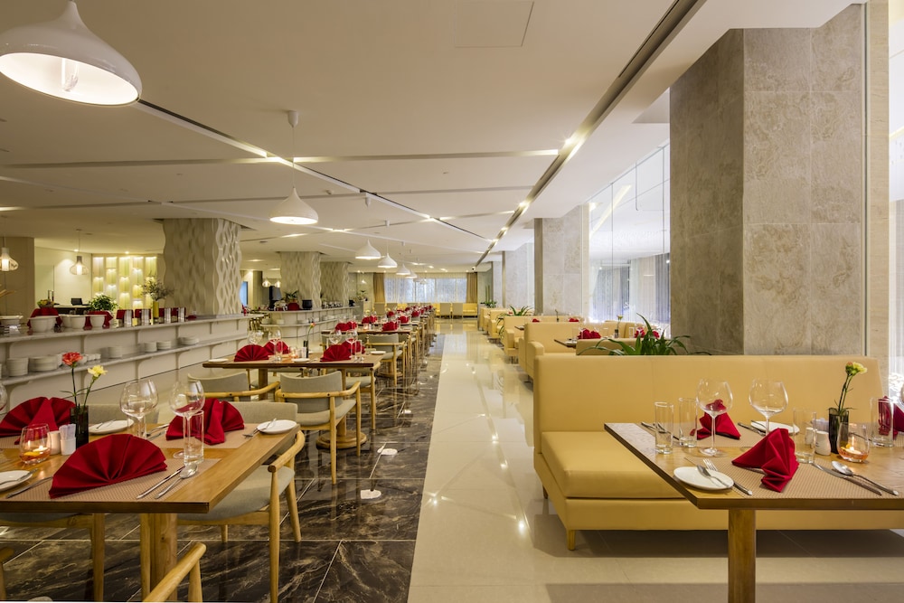 DIAMOND BAY HOTEL 35/48