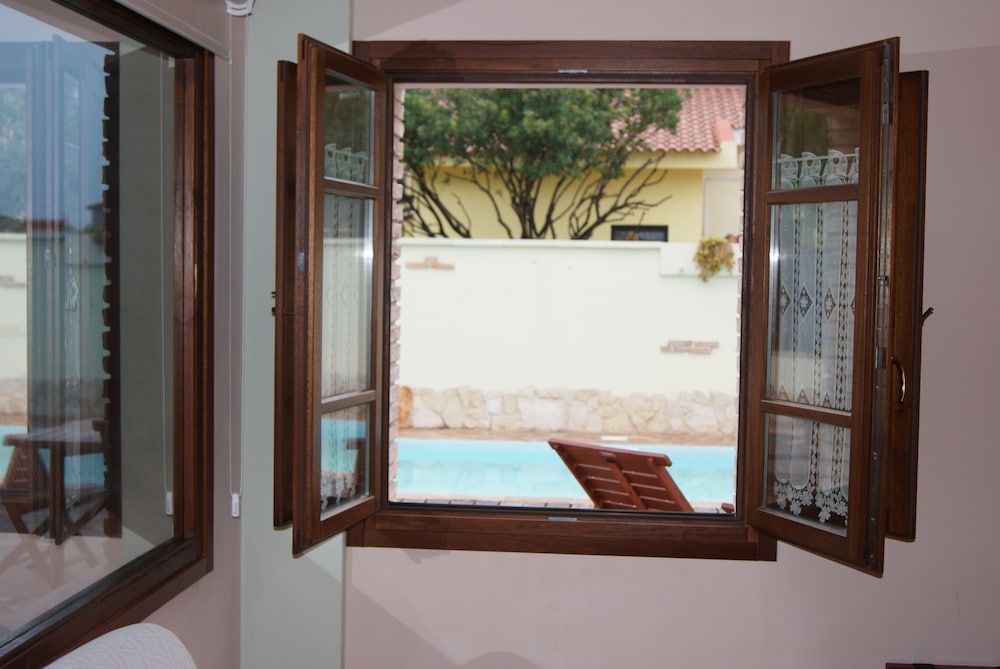 Gentarrubia - B&B 3/50