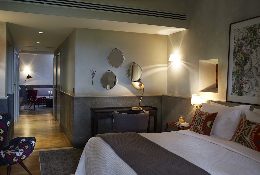 Kinsterna Hotel 9/47