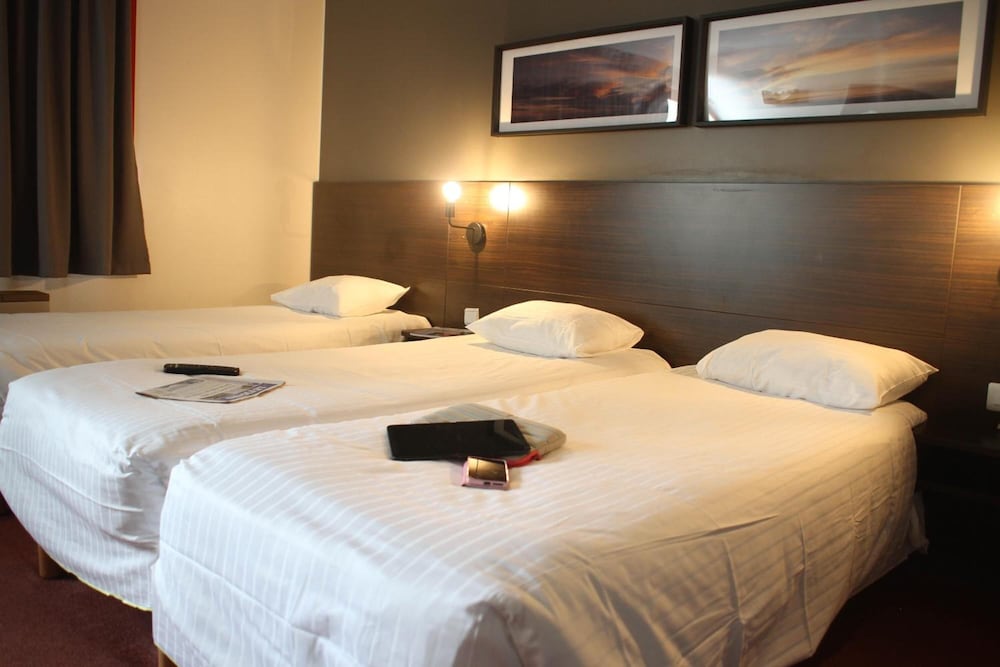 Orly Superior Hotel 37/57