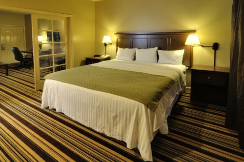 University Park Inn & Suites 12/38
