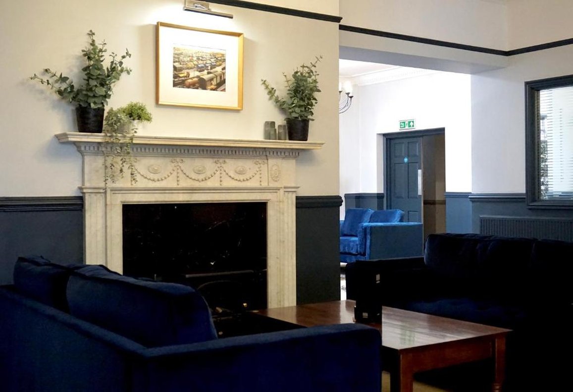 The Carlton Manor Hotel 22/36