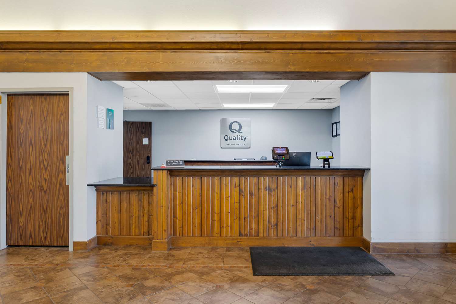 Quality Inn & Suites Monterey I-40 3/21