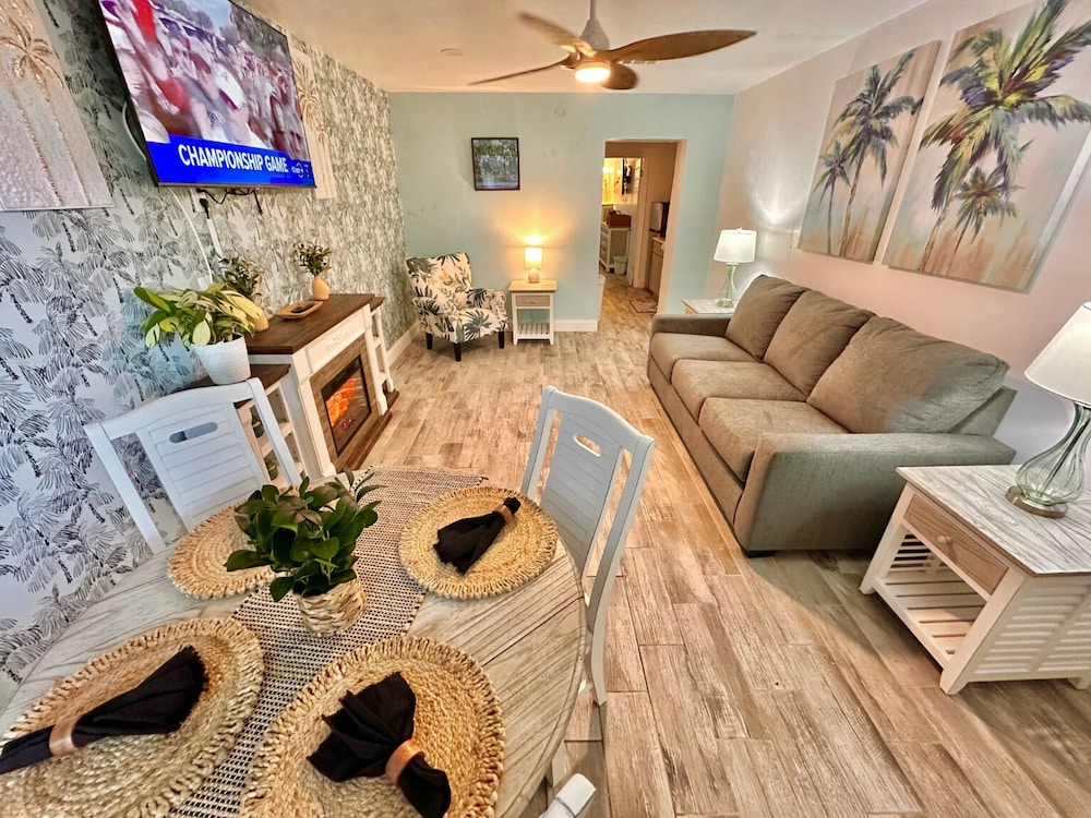 Malibu Resort Motel 24/50