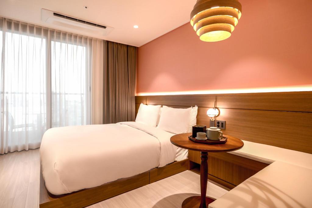 Grand Modern Double Ocean