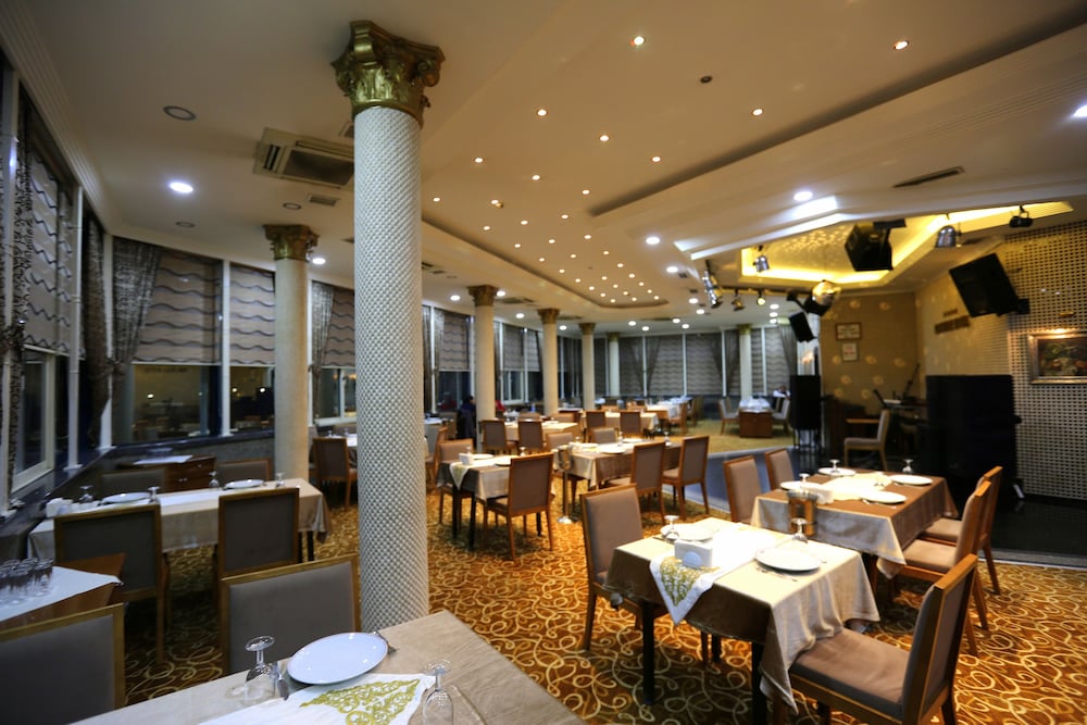 Prestige Hotel 43/49