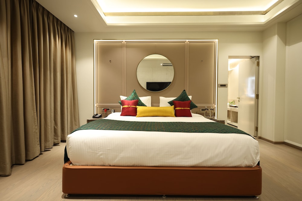 PRESIDENTIAL, SUITE