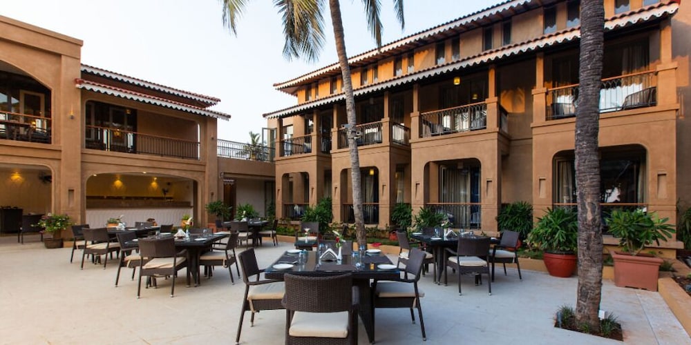Marquis Beach Resort 4/50