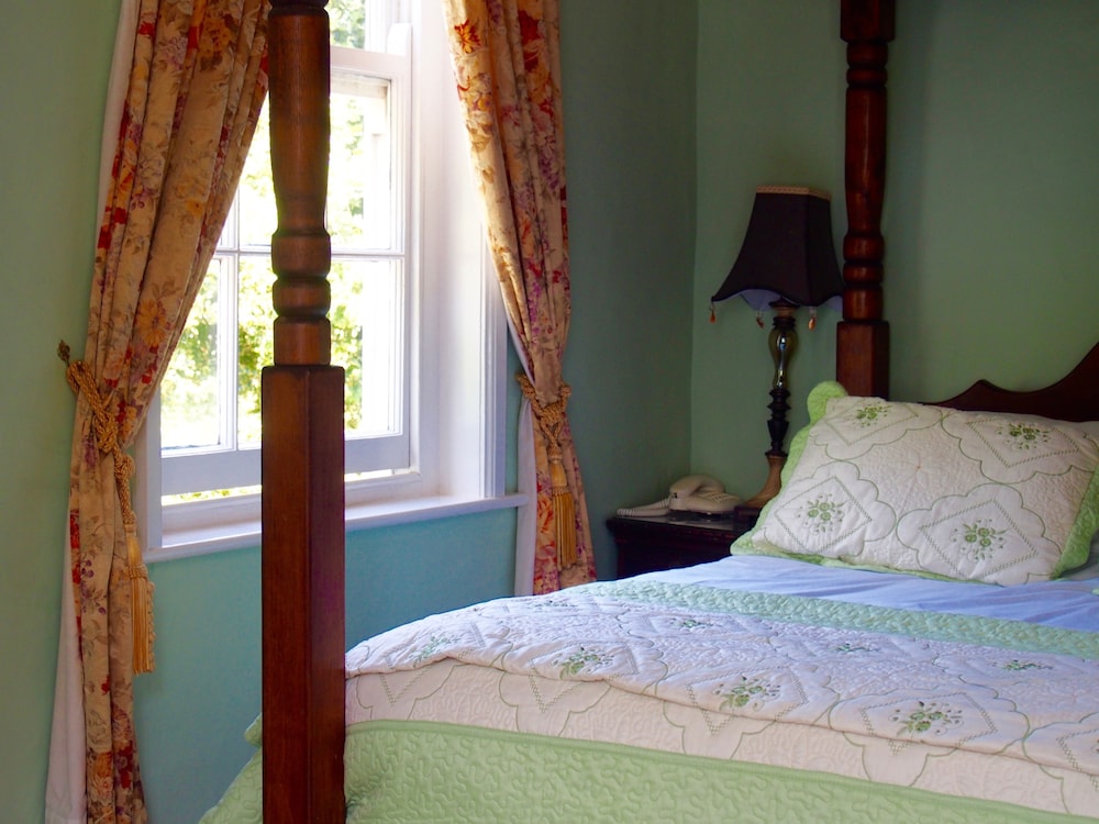 غرفة عائلية بسرير مزدوج، Wrangham House Hotel 3/3