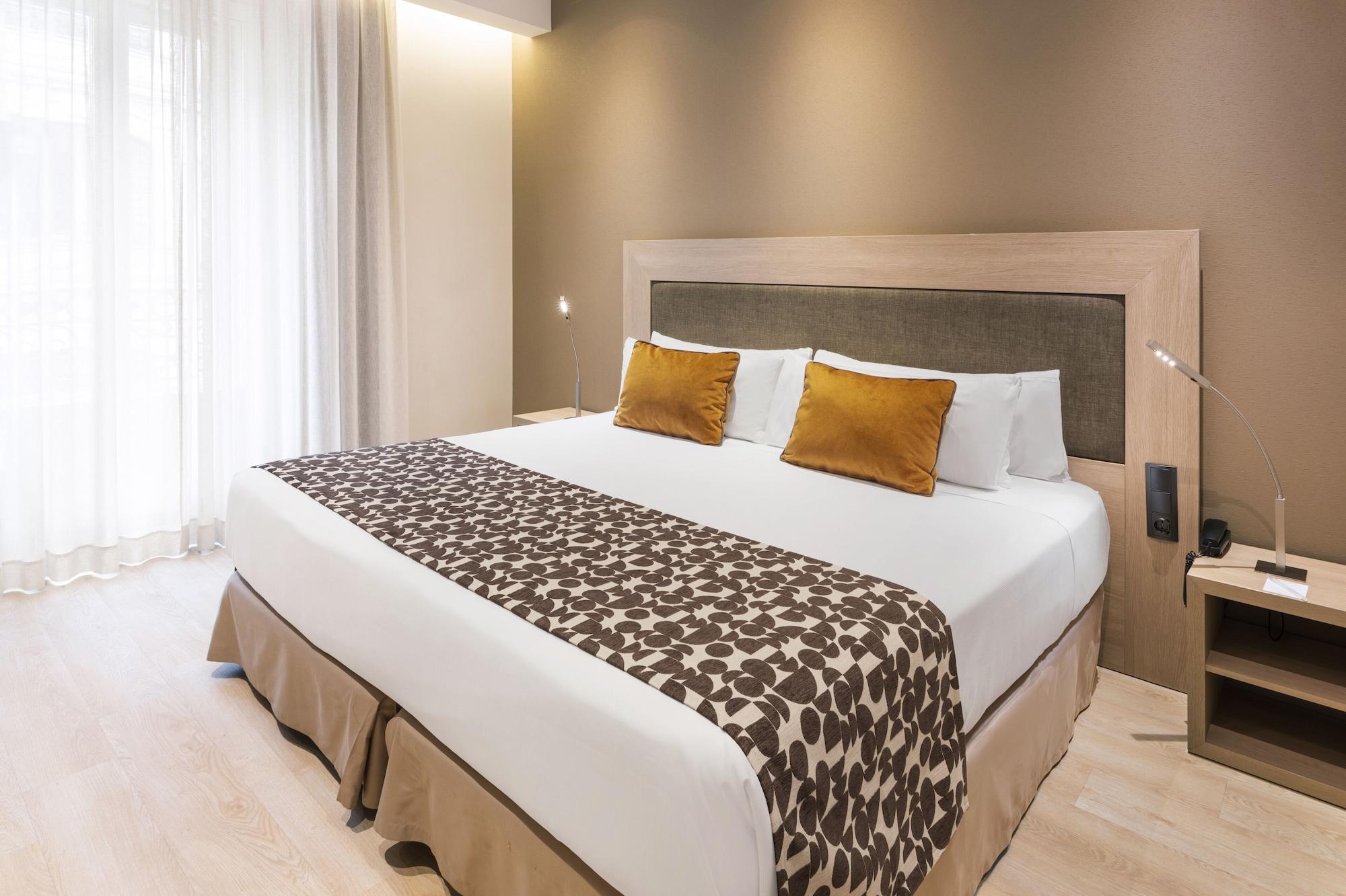 Room, Double Bed, City View