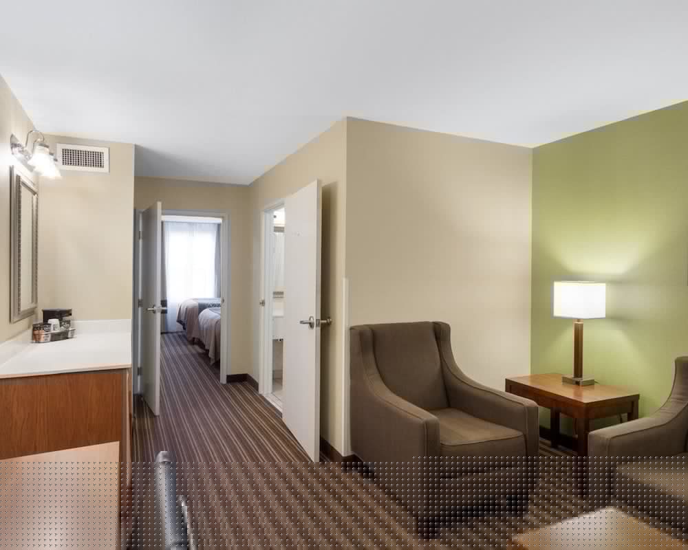 Comfort Inn & Suites Fayetteville-University Area 21/35