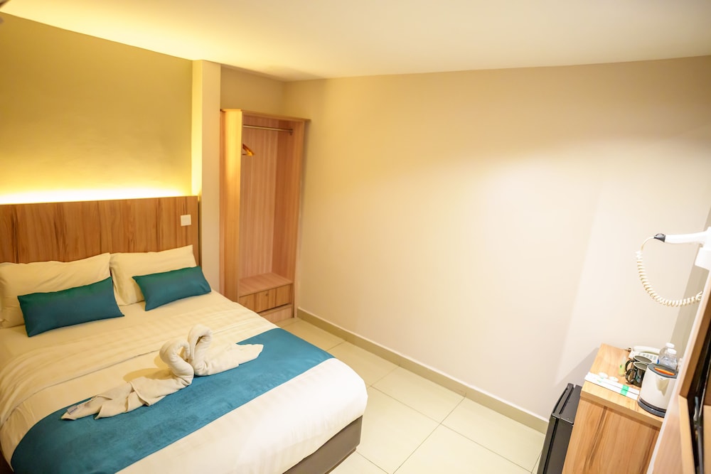 Alaxis Hotel 32/57