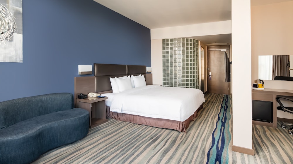 Standard, Queen Bed, Atrium View، Holiday Inn Express SHENYANG NORTH STATION 7/8
