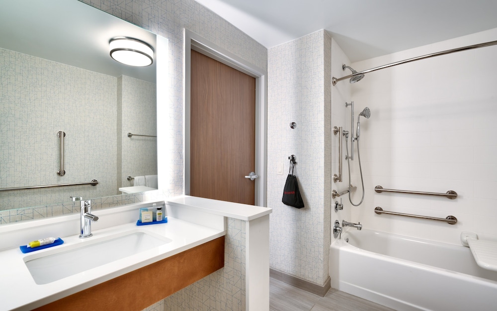 Holiday Inn Express Suites Gainesville I 75 26/68