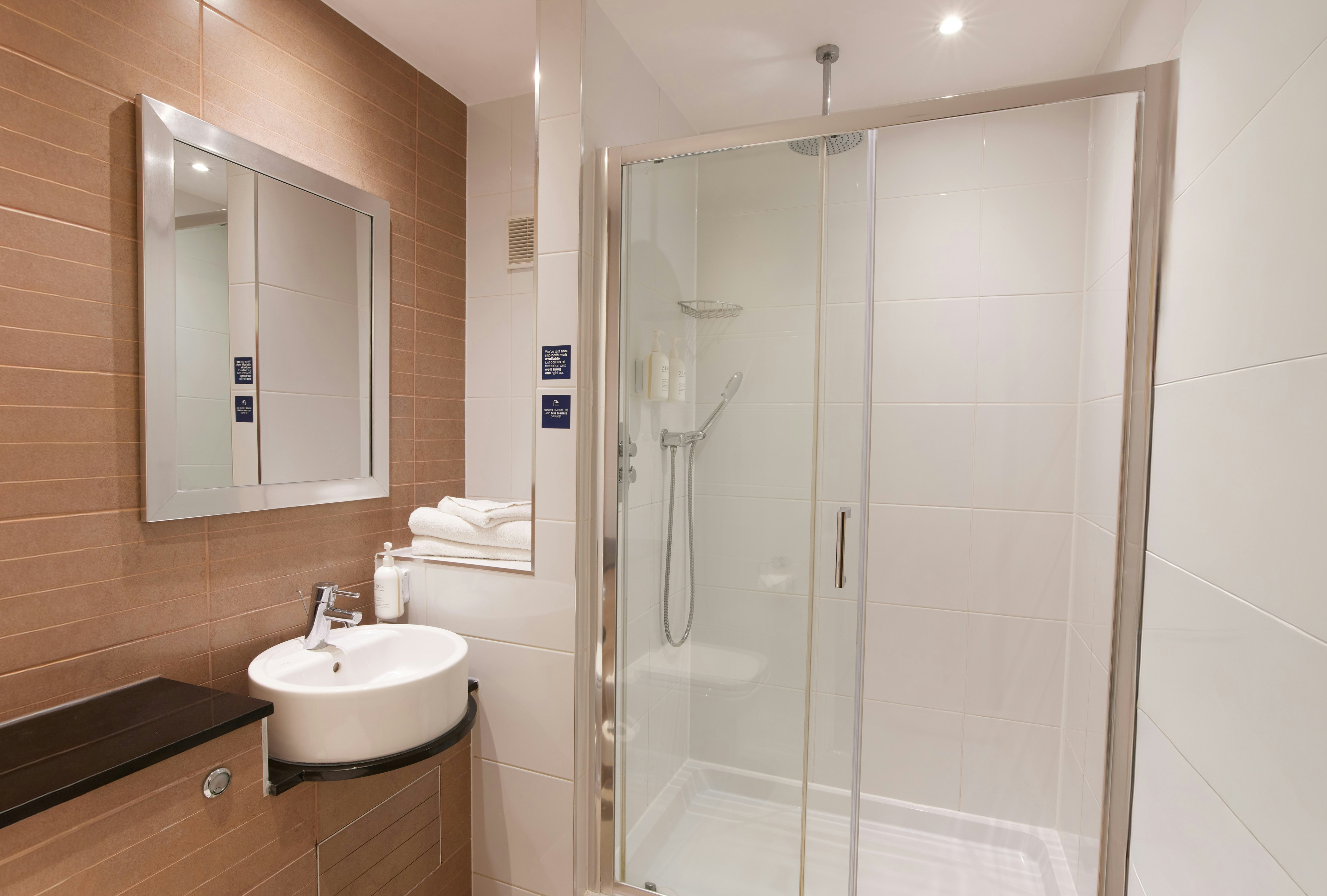غرفة تنفيذية بسرير كينج، Thistle London Heathrow Terminal 5 Hotel 5/5