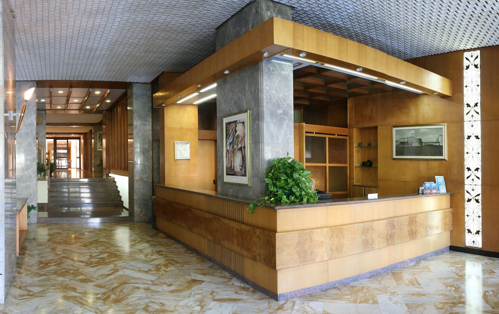 Hotel Plaza 6/47