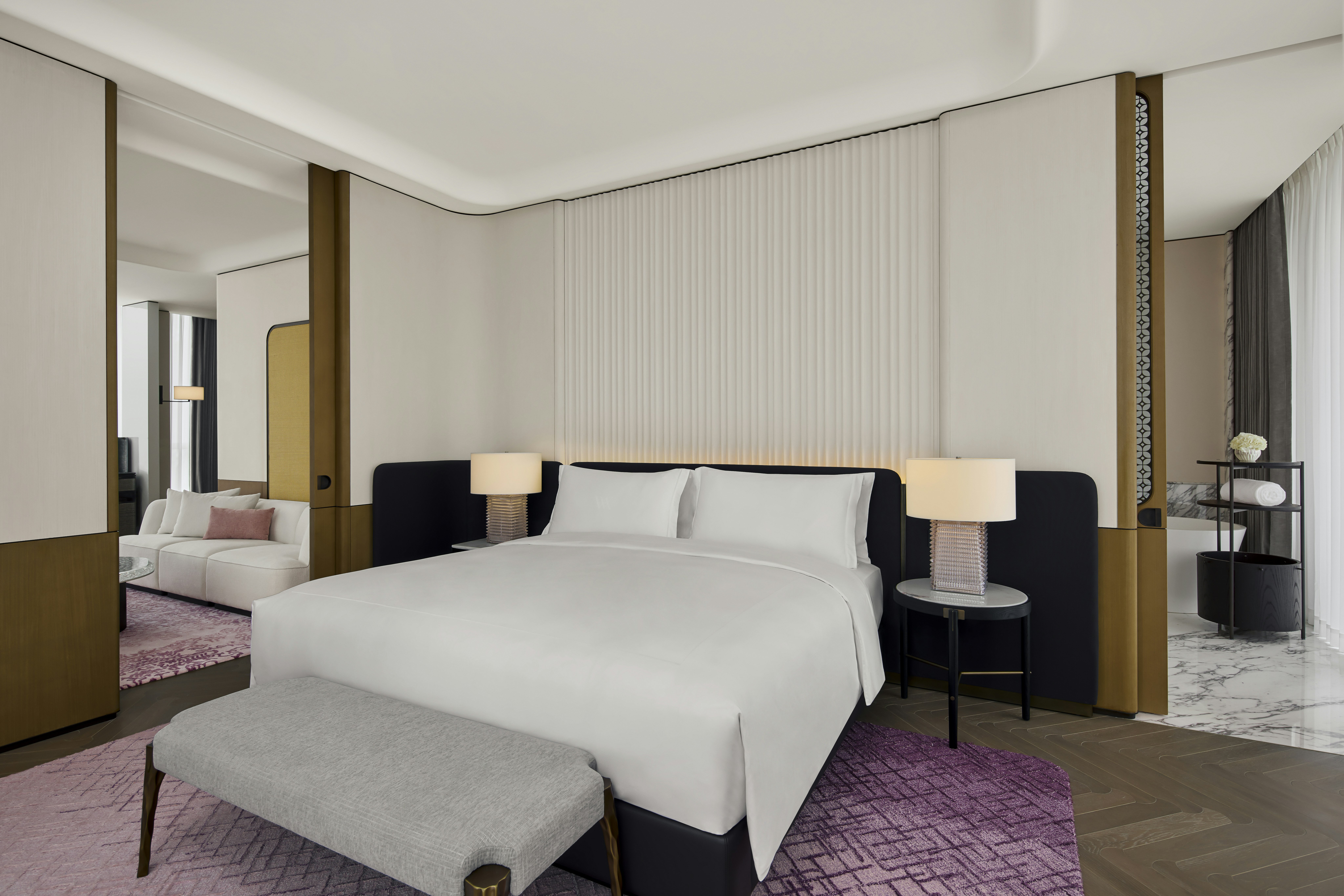 DELUXE, SUITE, KING BED