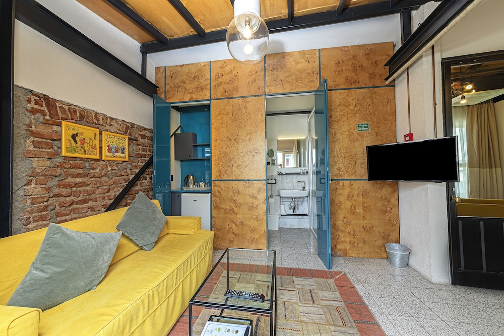 Raven Istanbul Suites 43/57