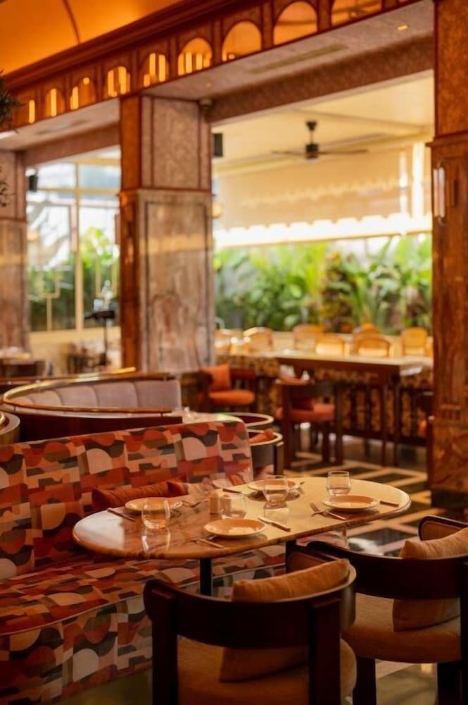 Marly Boutique Hotel 54/63