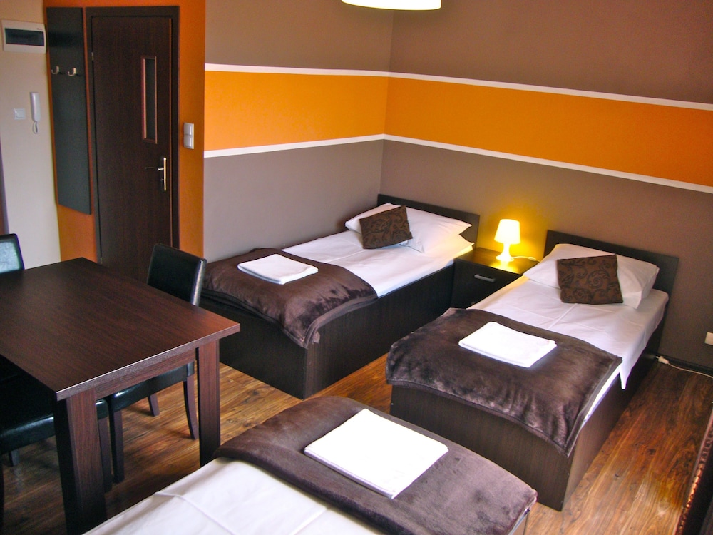 1 BEDROOM, EXCLUSIVE, STUDIO, SUITE, KITCHENETTE