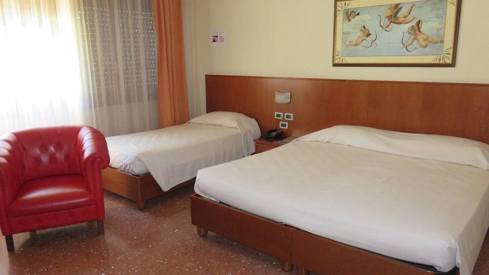 Hotel Oasi Dei Discepoli 7/61