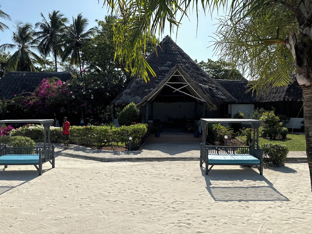 Zanzinite Beach Spa Hotel 32/39